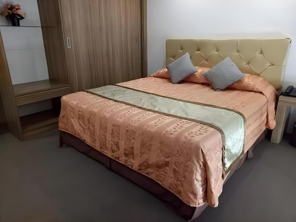 Score Birds Hotel Анхелес Екстериор снимка