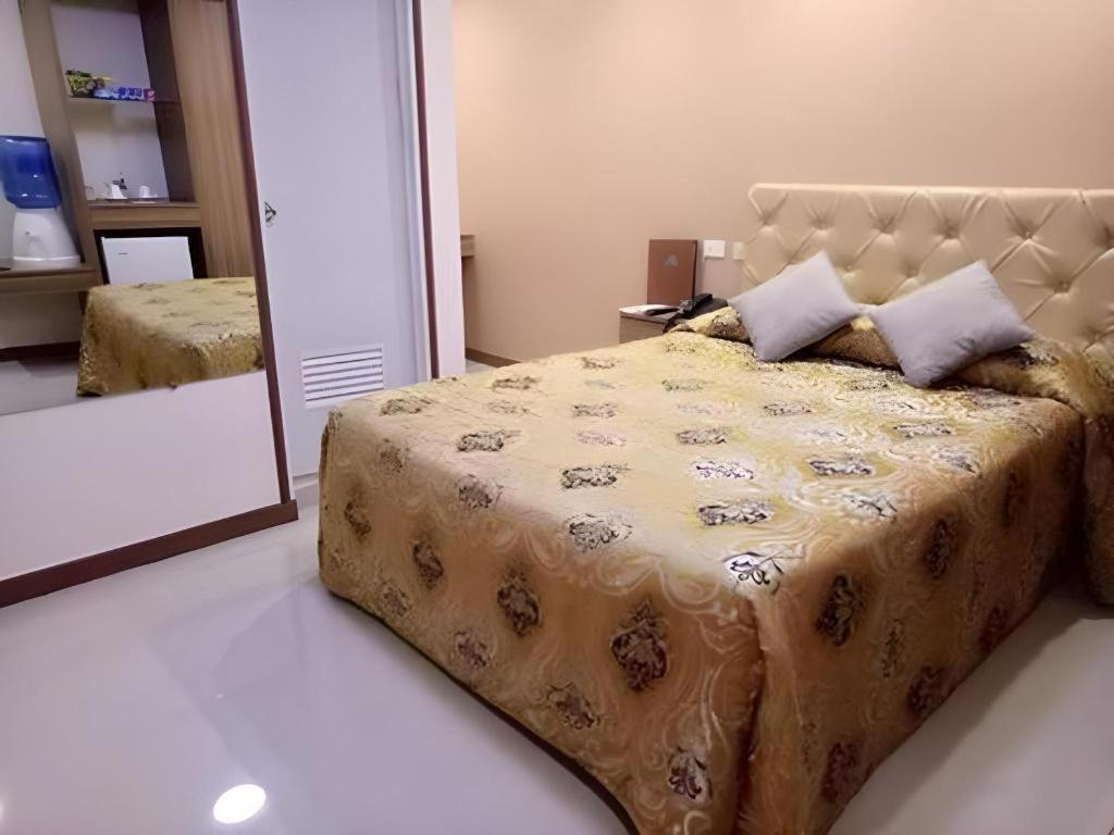 Score Birds Hotel Анхелес Екстериор снимка