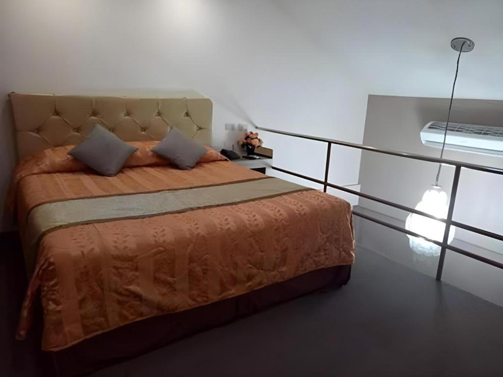 Score Birds Hotel Анхелес Екстериор снимка