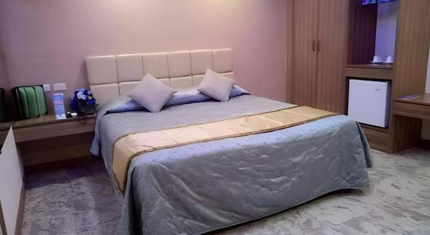Score Birds Hotel Анхелес Екстериор снимка
