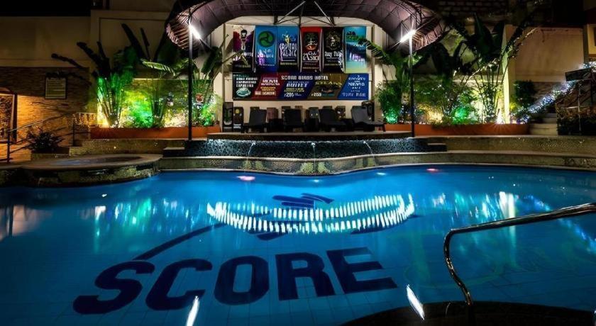Score Birds Hotel Анхелес Екстериор снимка