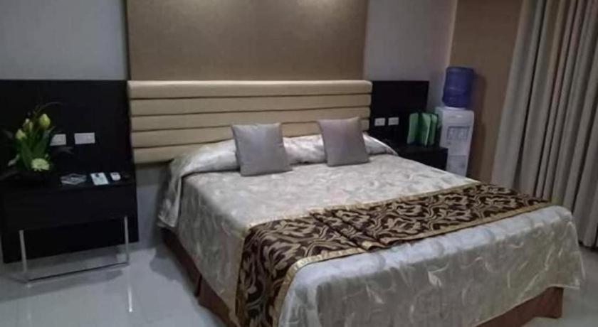 Score Birds Hotel Анхелес Екстериор снимка